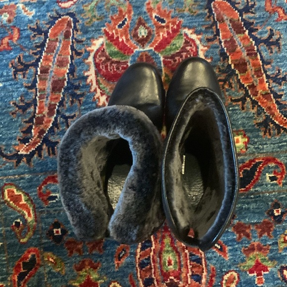 UGG platform boots . Excellent condition! - Picture 5 of 5